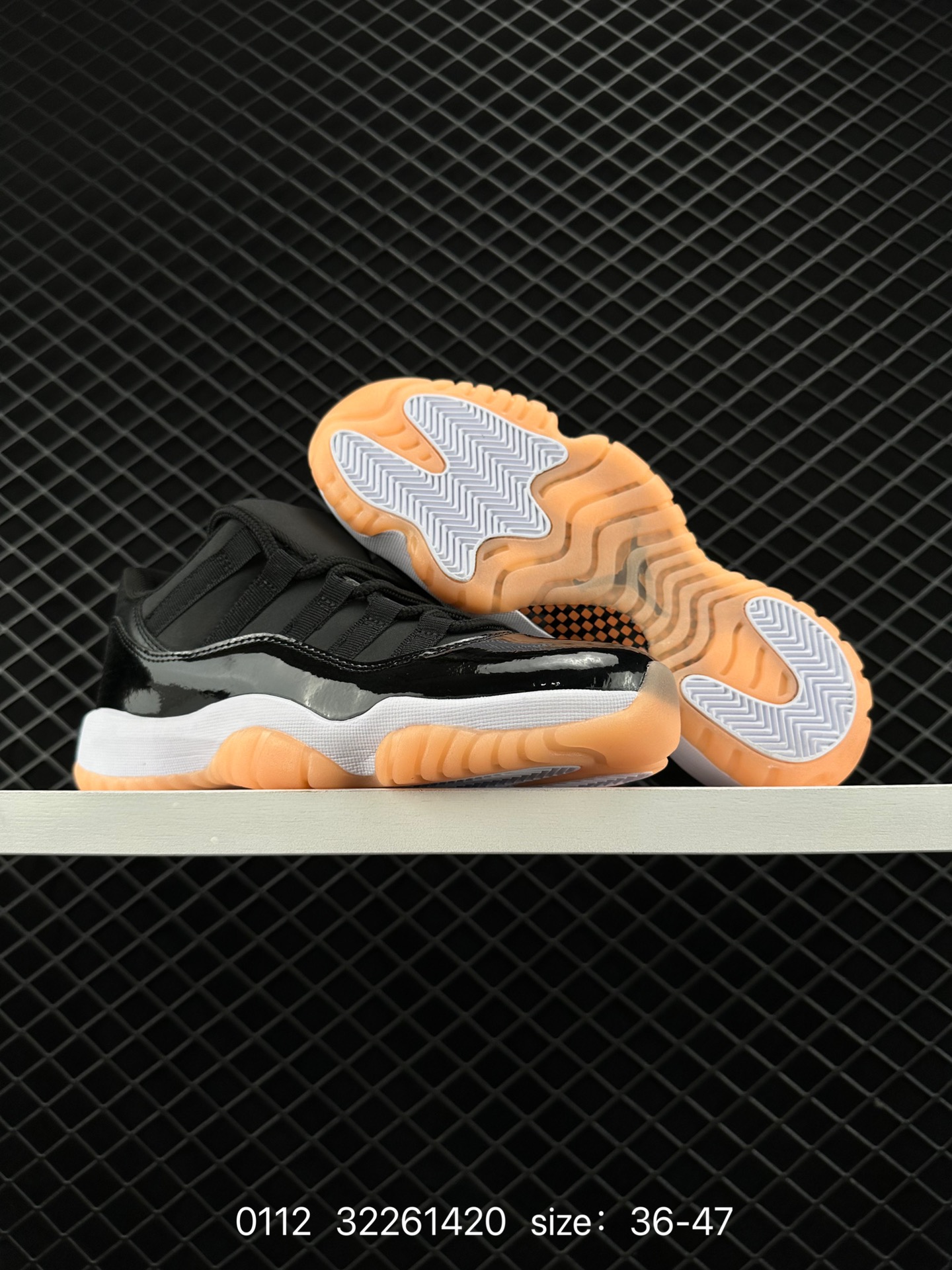 Nike Air Jordan 11 Retro Low LE